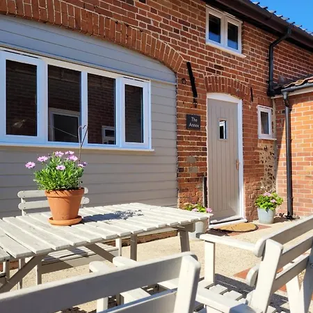 Entire 2 Bed Coach House In Peaceful Norfolk Village Pulham Exterior photo
