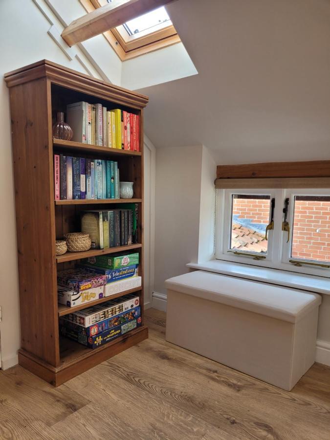 Entire 2 Bed Coach House In Peaceful Norfolk Village Holiday home