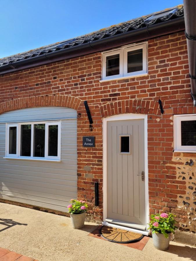 Entire 2 Bed Coach House In Peaceful Norfolk Village Holiday home Pulham