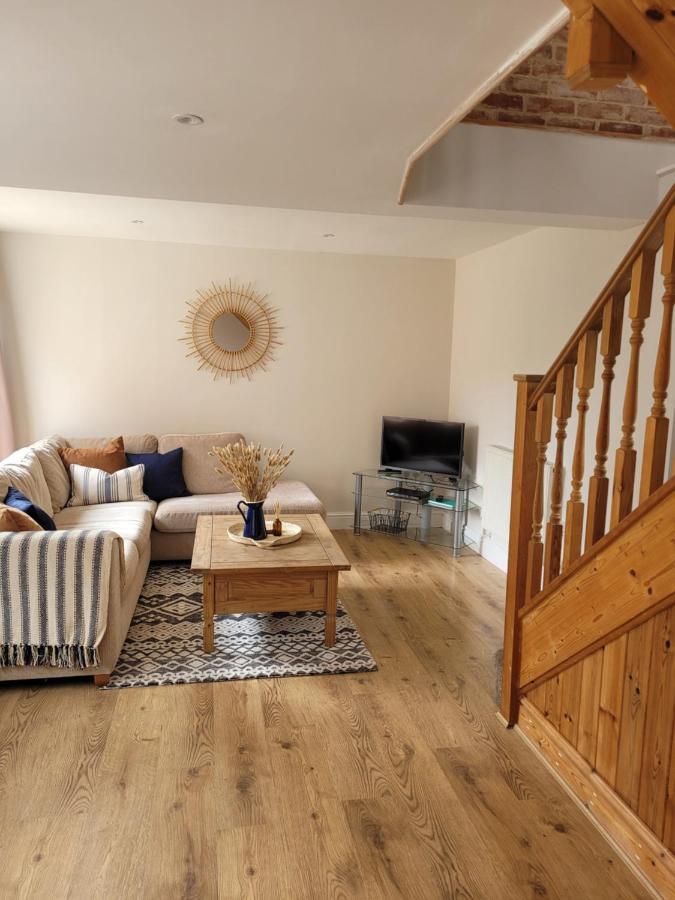Entire 2 Bed Coach House In Peaceful Norfolk Village Pulham
